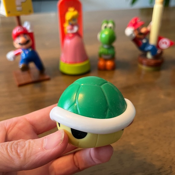 ✨2013 McDonald’s happy meals toys - Mario figures set - Picture 10 of 11
